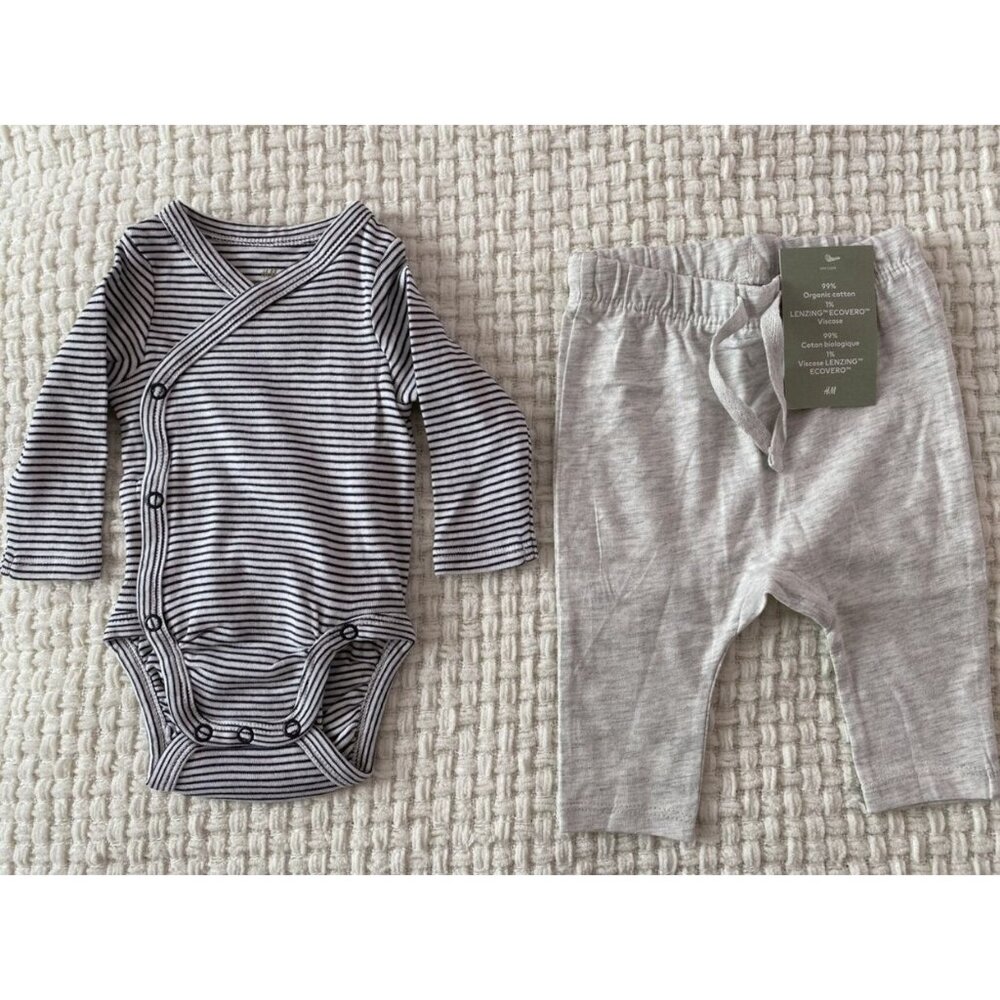 NWOT H&M Organic Onesie & Leggings Bundle